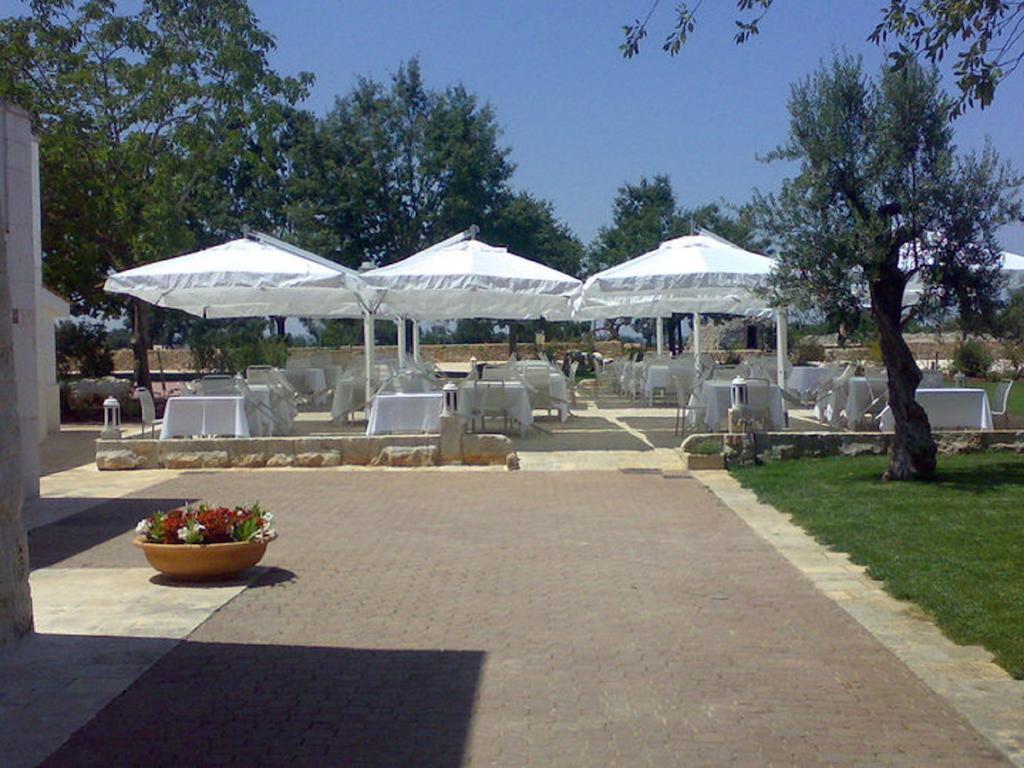 Masseria Torre Catena Resort & Restaurant โปลีญาโนอามาเร ภายนอก รูปภาพ